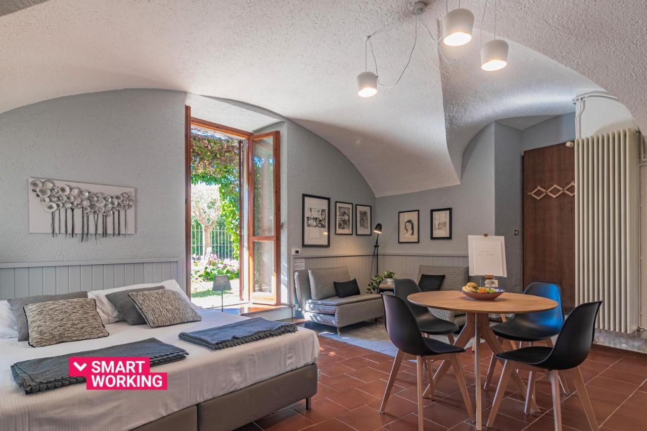 Atelier Dell'Artista By Wonderful Italy Διαμέρισμα Βαρένα Εξωτερικό φωτογραφία